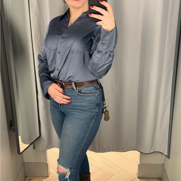 H&M Classic Blue Button Down Shirt - Picture 1 of 5